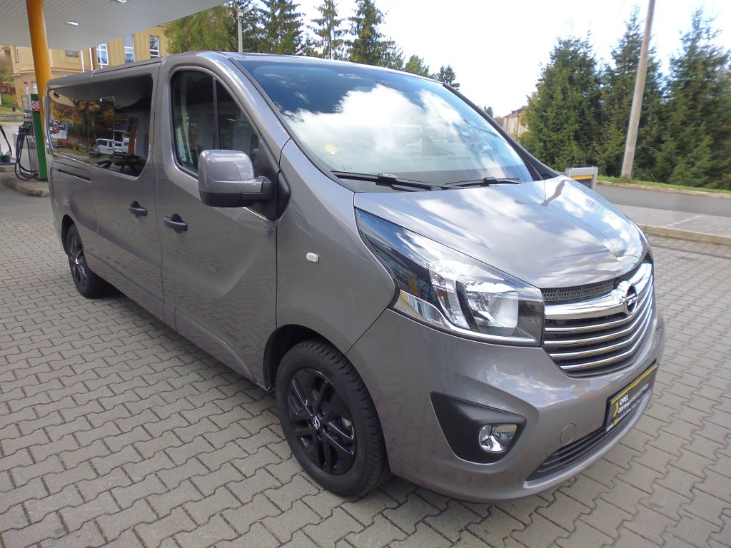 Opel Vivaro COMBI + (9) L2 Sada SPORT 1.6D Opel Vivaro