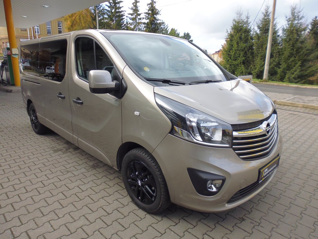 Opel Vivaro COMBI + (9) L2 Sada SPORT 1.6D Opel Vivaro