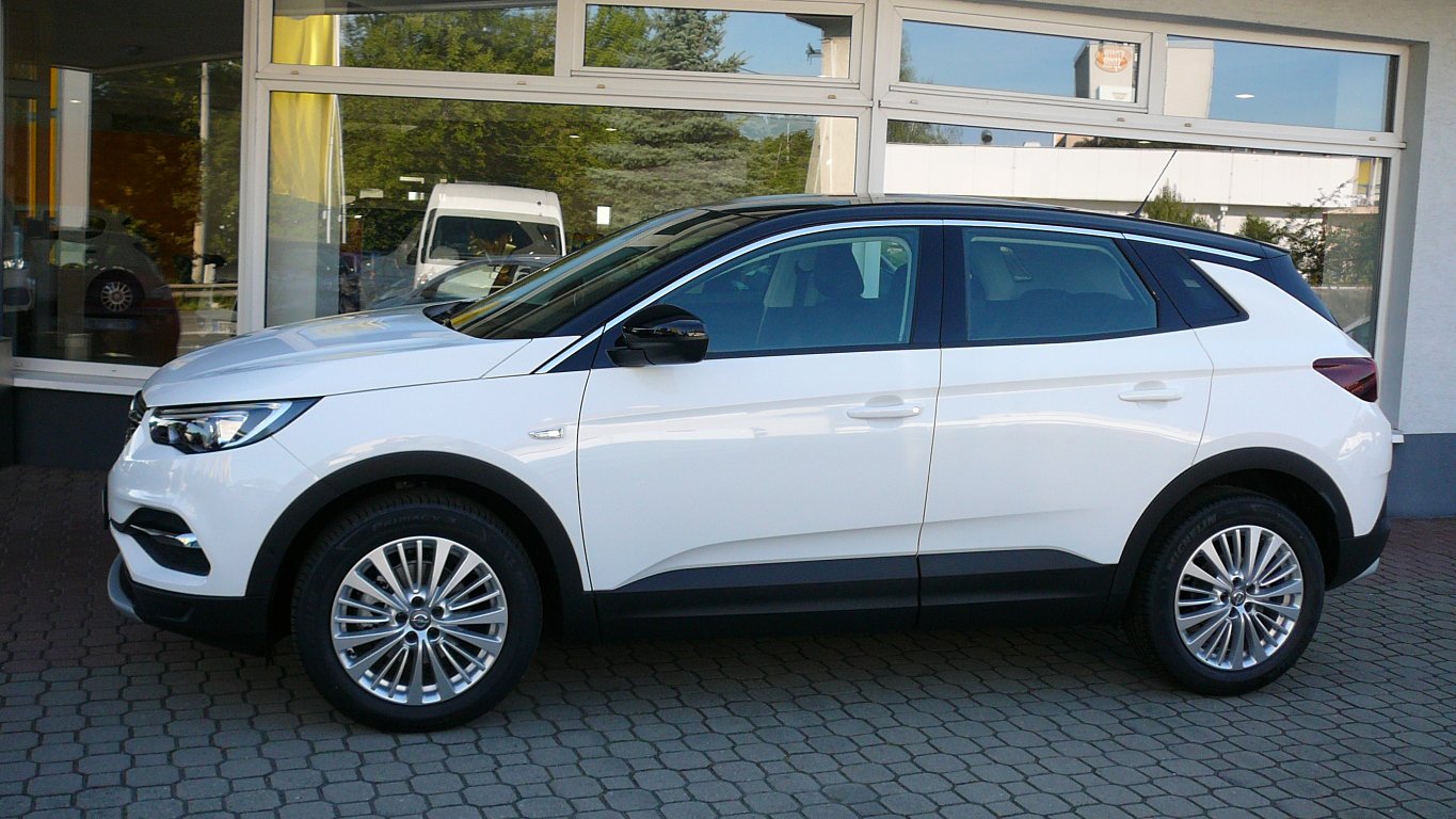 Opel Grandland X Innovation 1.2 Turbo AT8 Opel Grandland X