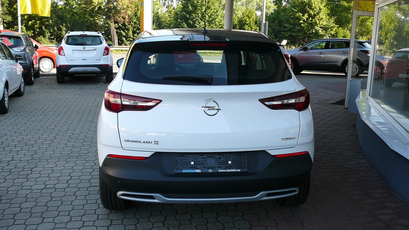 Opel Grandland X Innovation 1.2 Turbo AT8 Opel Grandland X