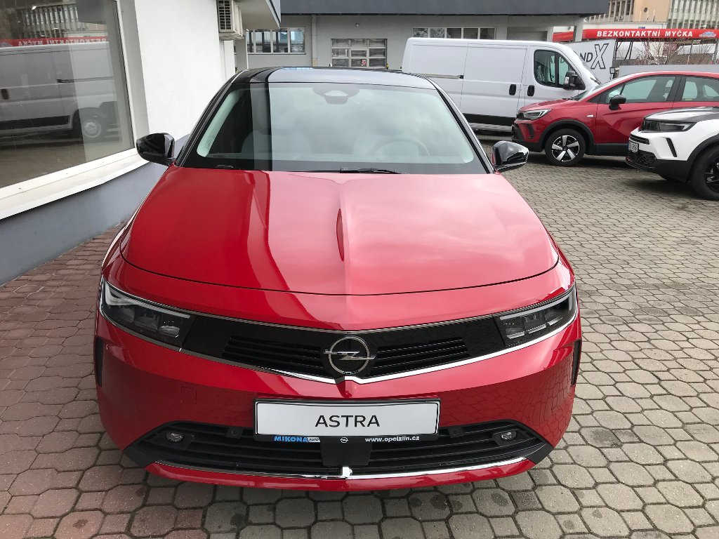 Opel Astra Elegance 1.2 Turbo !!NOVINKA!! Opel Astra