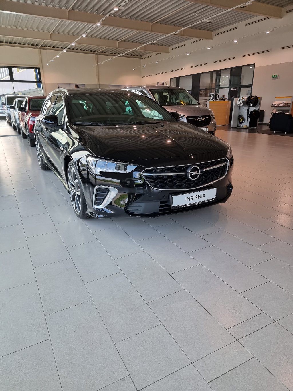 Opel Insignia GSI ST 2.0 Turbo (169kW) Opel Insignia