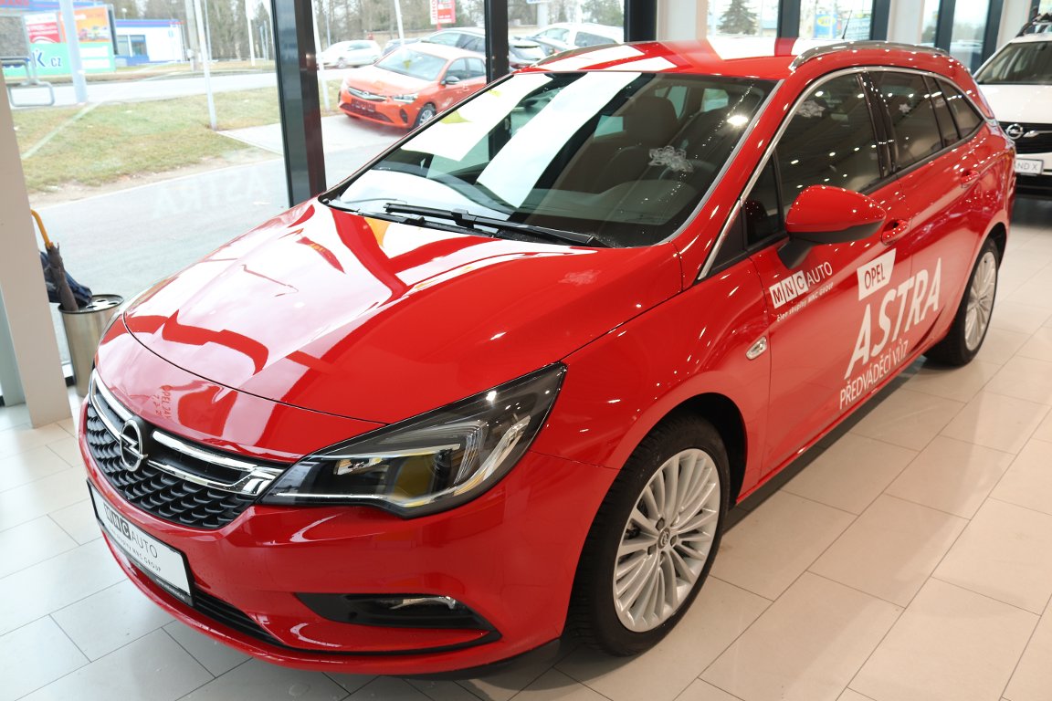 Opel Astra ST Innovation 1.4T AT6 Opel Astra