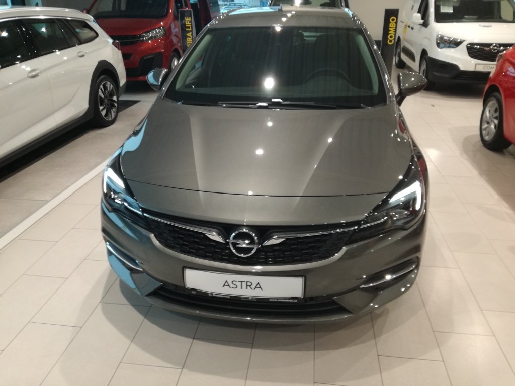 Opel Astra Elegance 1.2Turbo 107kW MT6 Opel Astra