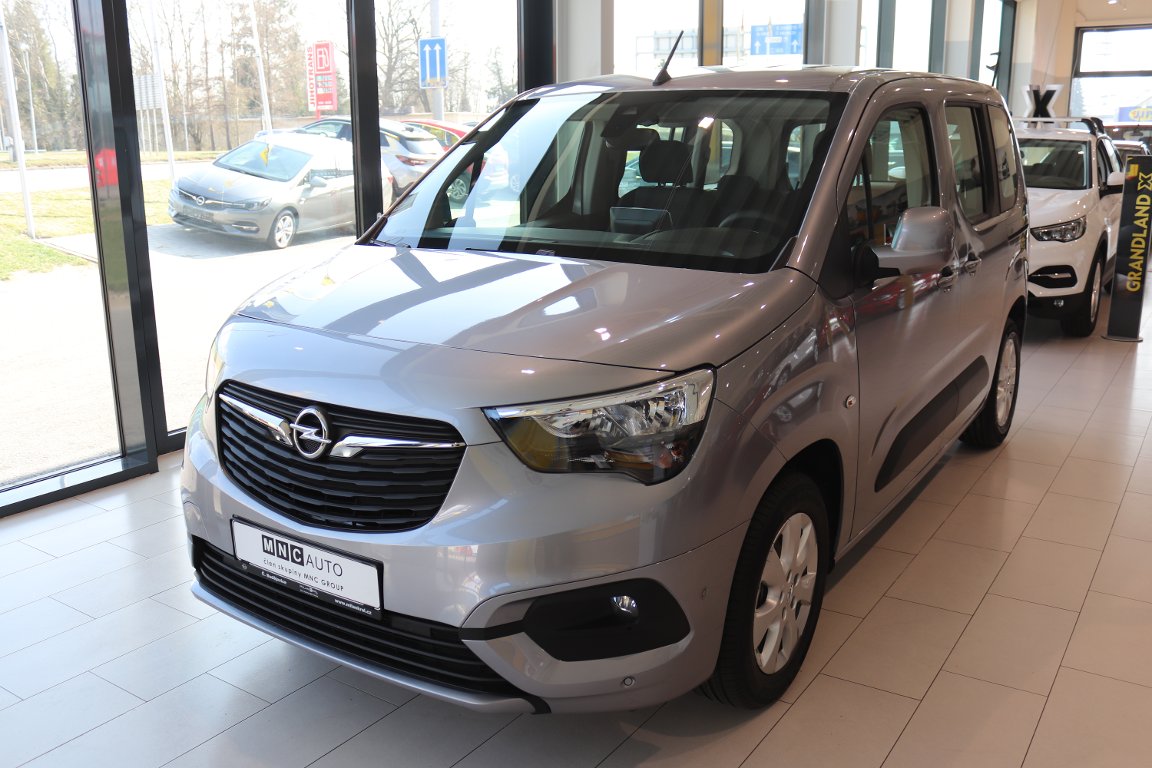 Opel Combo Life Enjoy 1.2T 81kW Opel Combo