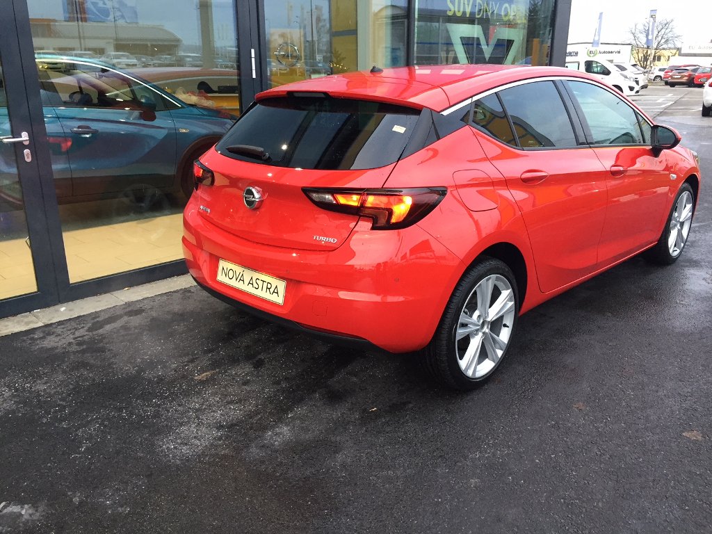 Opel Astra INNOVATION 1.4 Turbo 92 kW Opel Astra