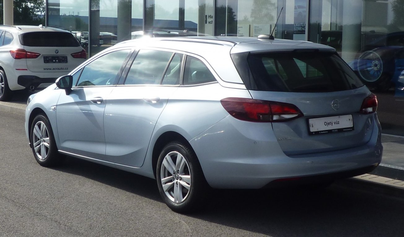 Opel Astra K INNOVATION 1.6 DTH / 100KW Opel Astra