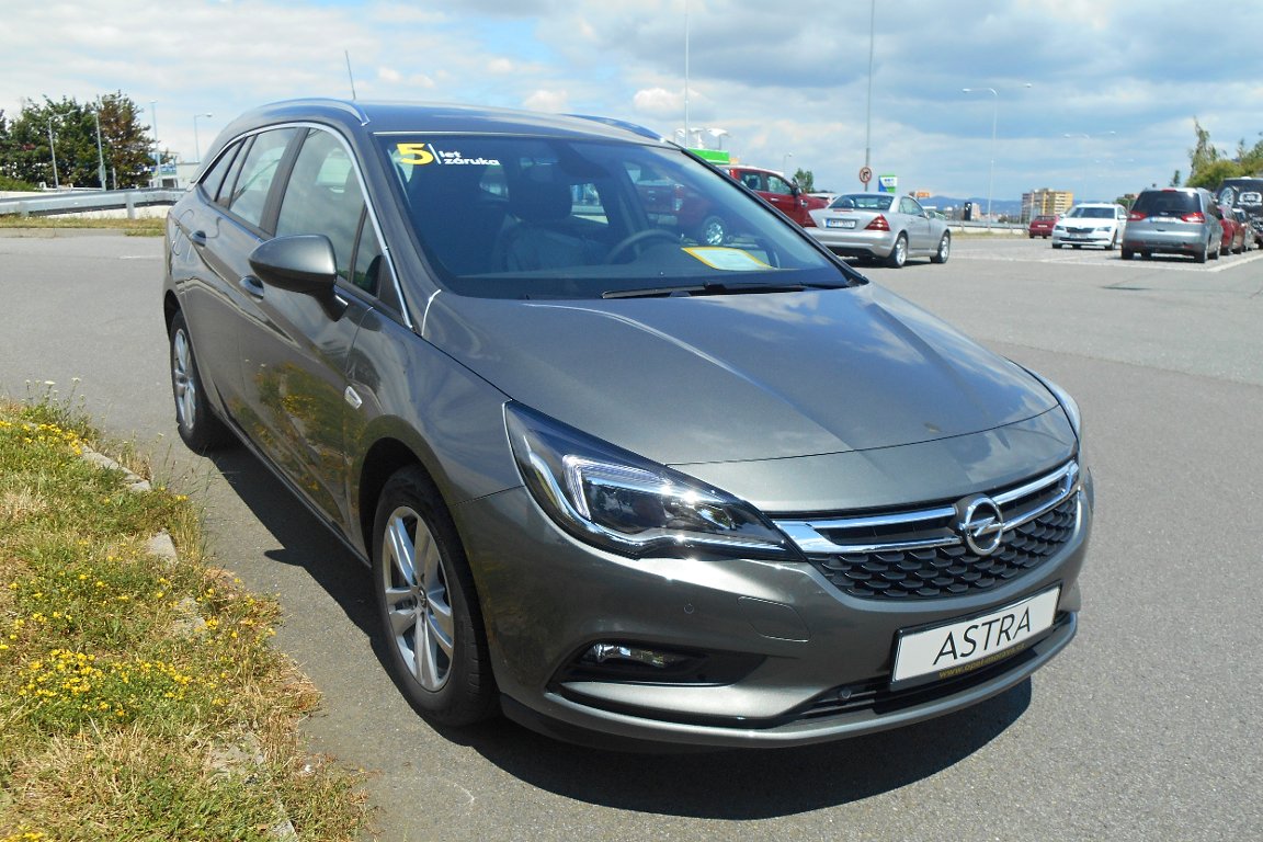 Opel Astra 1.6 CDTi Innovation ST Opel Astra