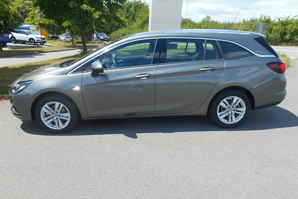 Opel Astra 1.6 CDTi Innovation ST Opel Astra