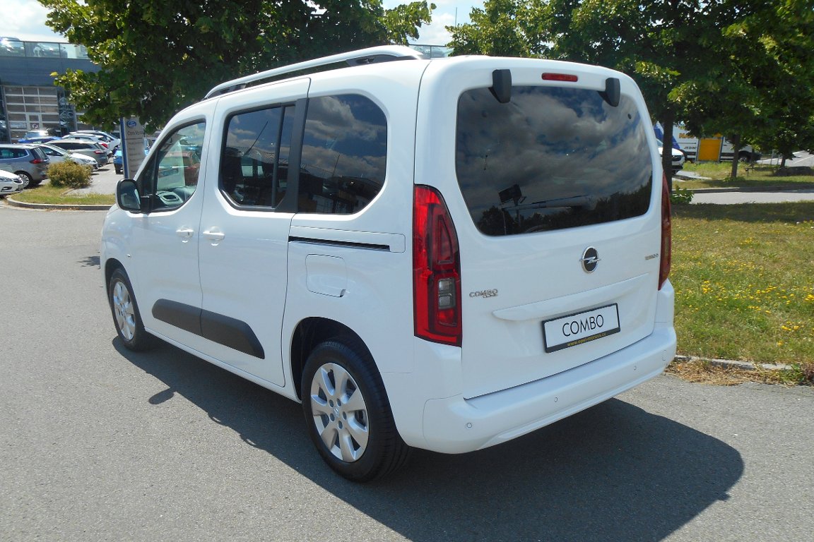 Opel Combo LIFE 1.5 DTH L1 ENJOY AT8 Opel Combo