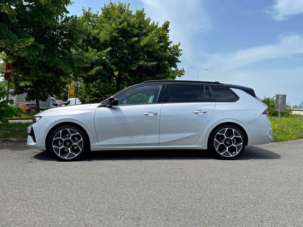 Opel Astra ST Hybrid 1.2T 145k GS AT6 Opel Astra