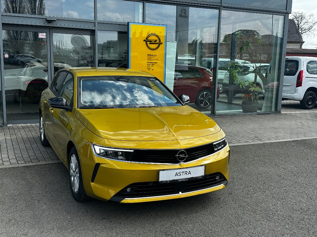 Opel Astra Edition HB 1.2 TURBO Opel Astra