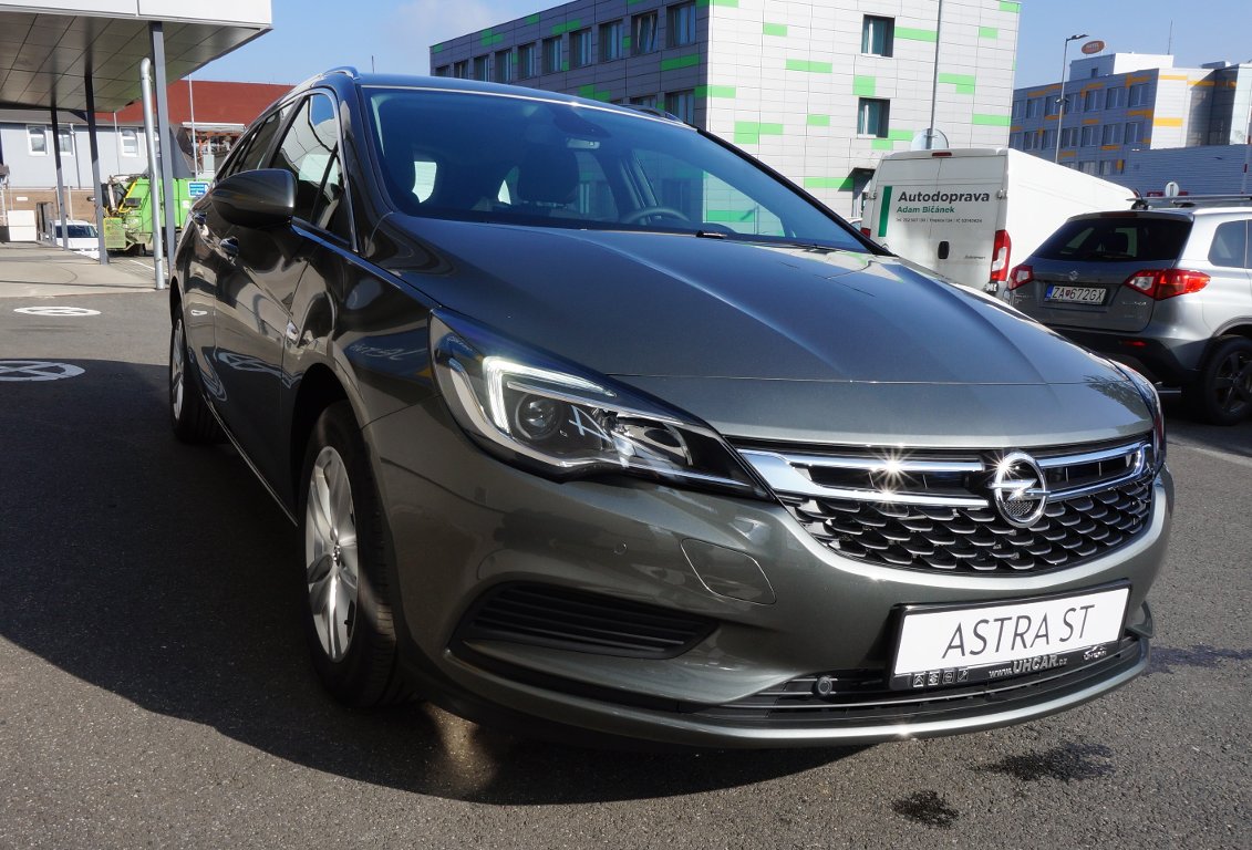 Opel Astra ST SMILE 1.4T 92kW Opel Astra