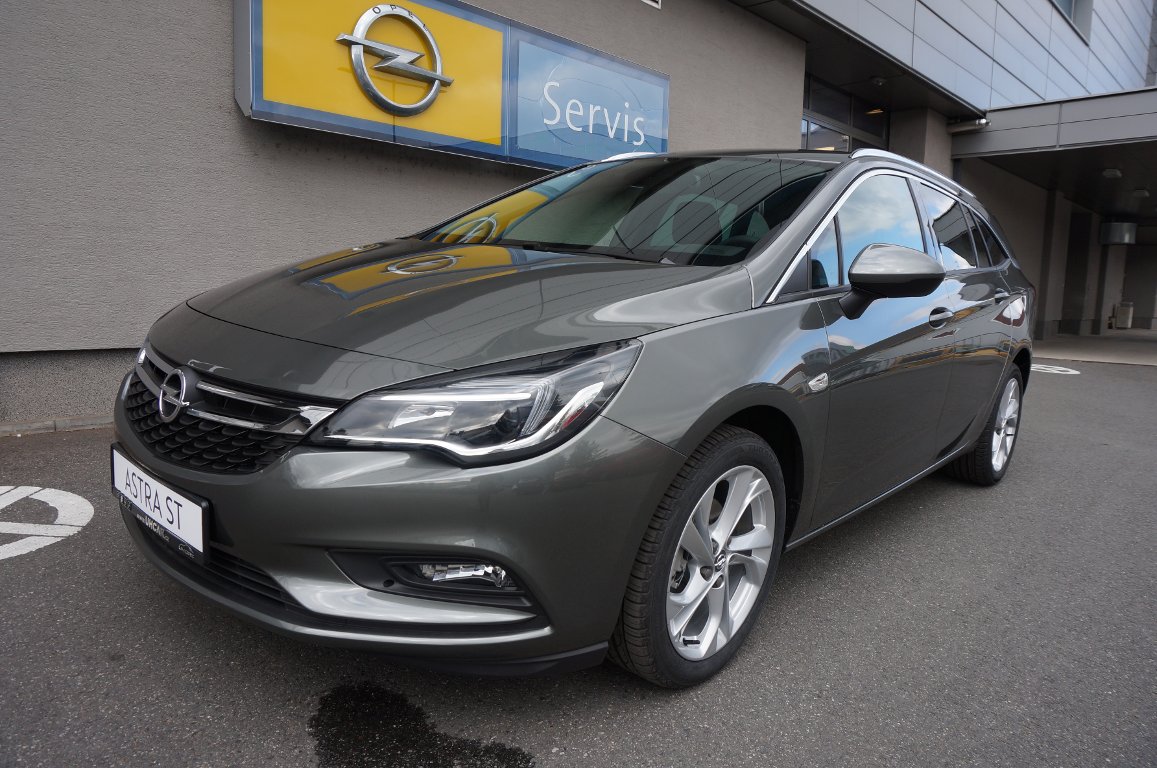 Opel Astra INNOVATION 1.4T 92kW Opel Astra