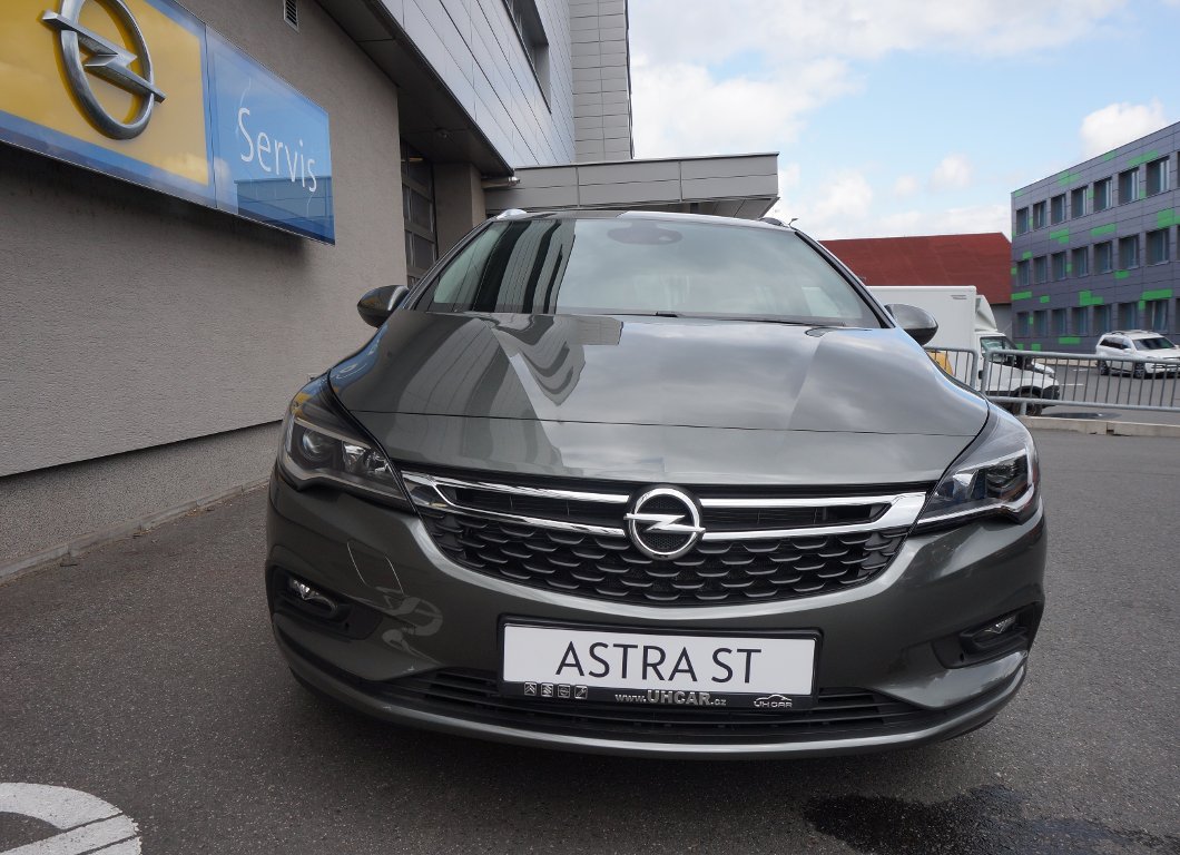 Opel Astra INNOVATION 1.4T 92kW Opel Astra