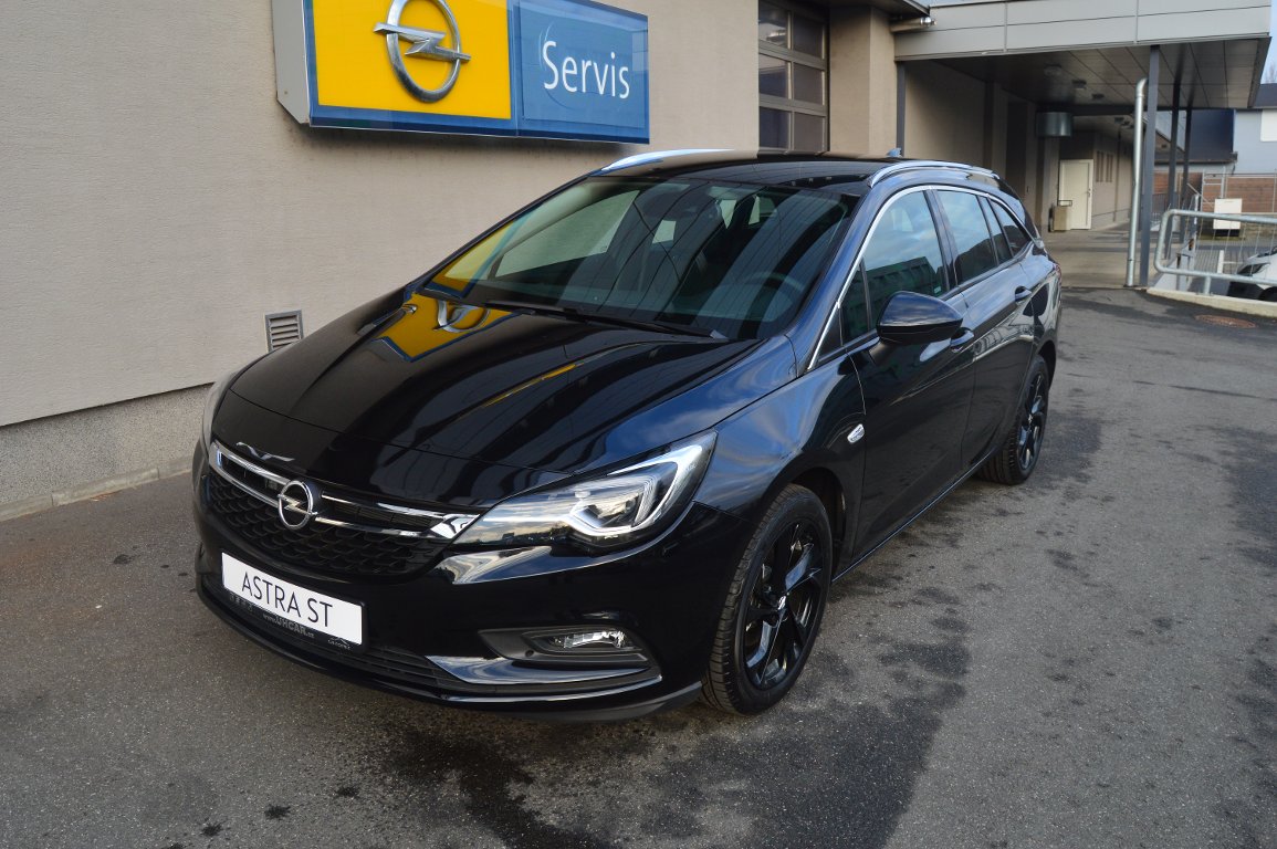 Opel Astra INNOVATION 1.4T AT6 Opel Astra