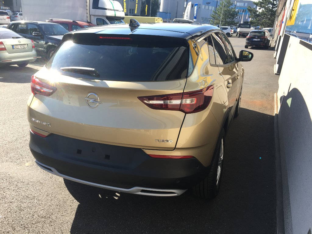 Opel Grandland X INNOVATION 1.2T MT6 Opel Grandland X