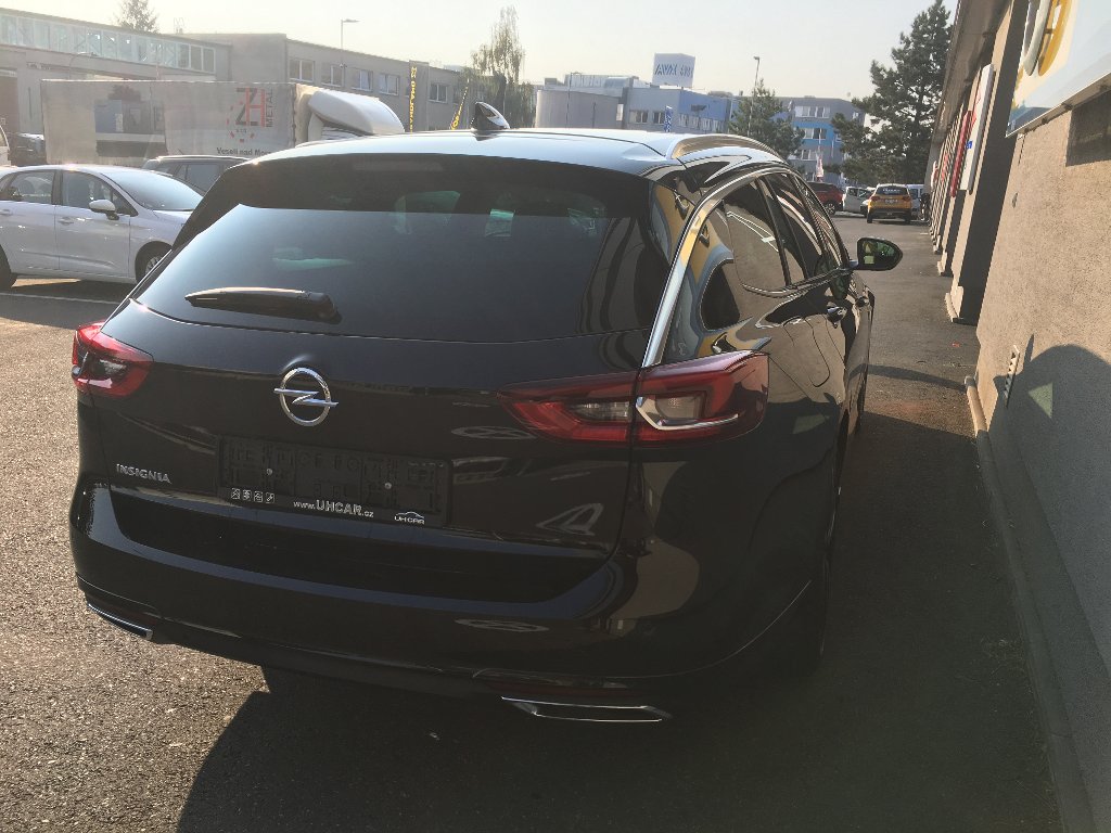 Opel Insignia EXCLUS 2.0CDTI BiTURBO AT8 4x4 Opel Insignia