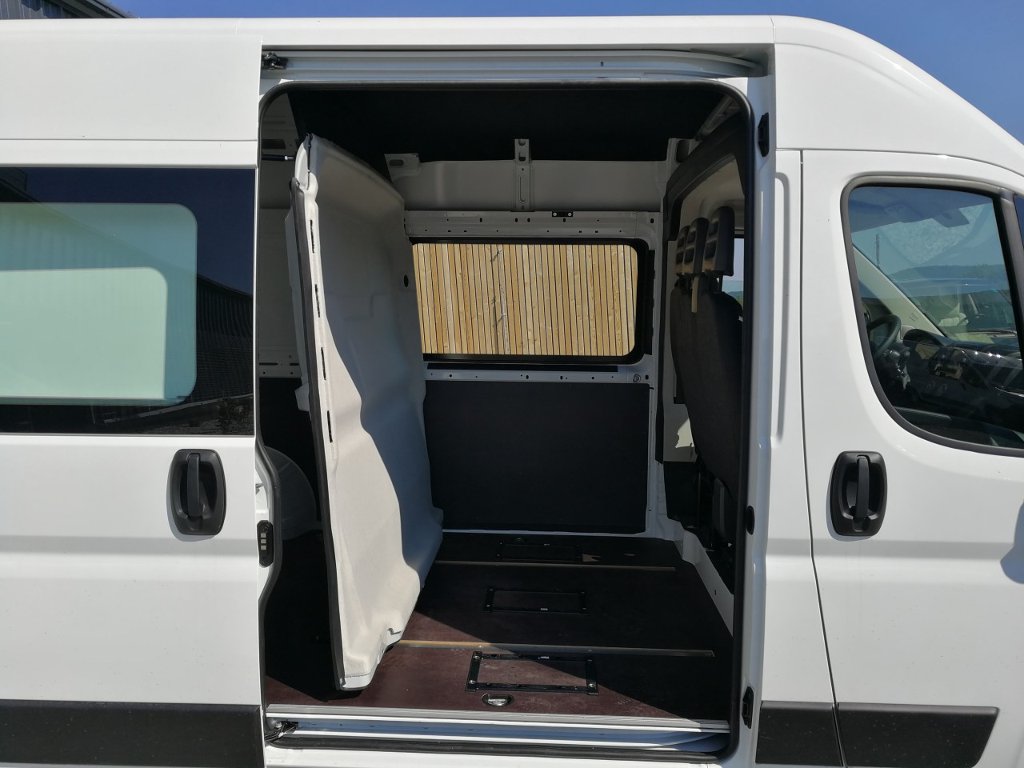 Opel Movano Edition 3500 L3H2 6 míst Opel Movano