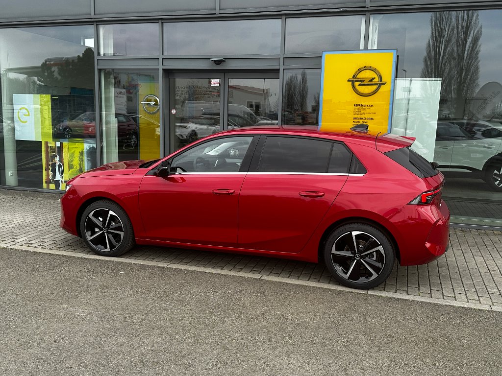 Opel Astra Elegance HB 1.2 TURBO Opel Astra