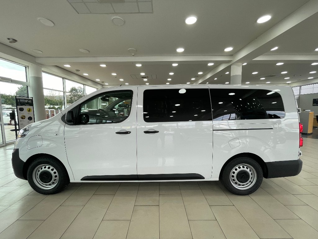 Opel Vivaro COMBI "L" Electric 100 kW Opel Vivaro