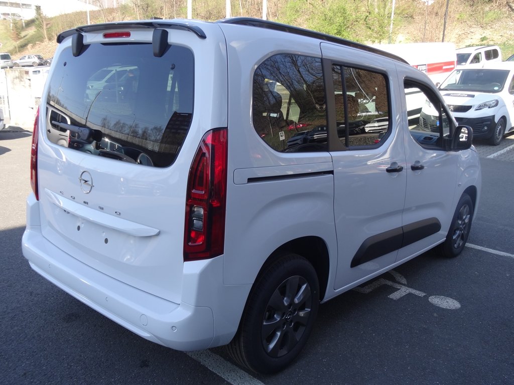 Opel Combo Edition Plus L1 1.2T 110k M6 Opel Combo